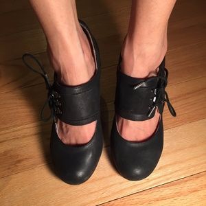 Unique ALDO Mary Jane pumps